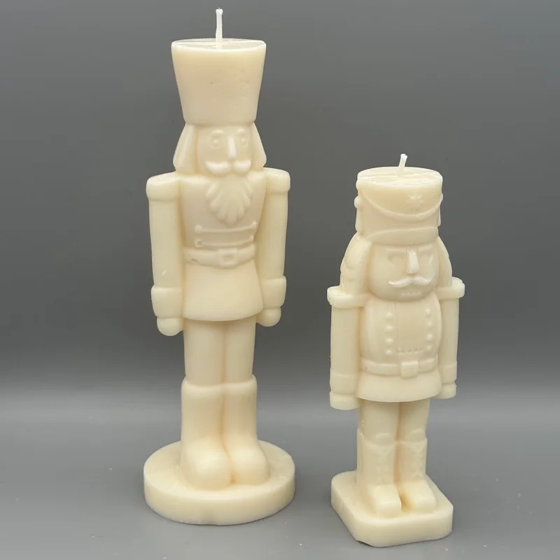 Kerze Nussknacker schmal Voderseite